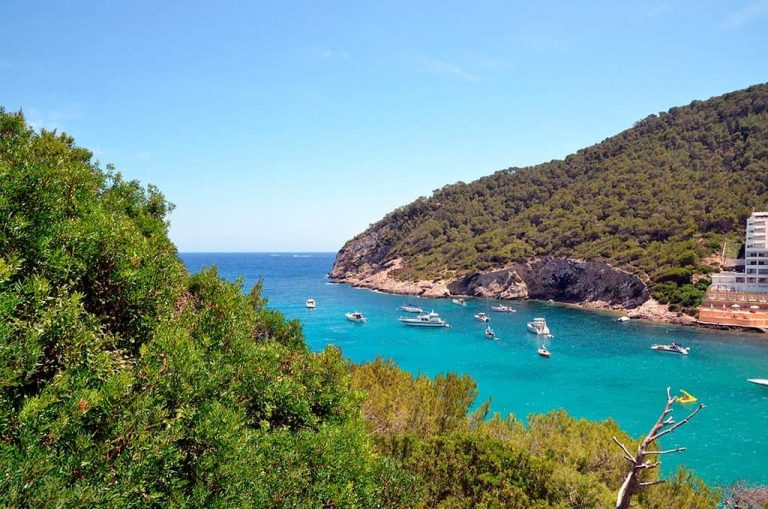 Alquiler de coches en Cala Llonga